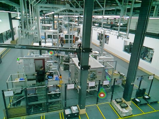 Ultraschallkamera lokalisiert Leckagen in einer Produktionsumgebung aus Distanz